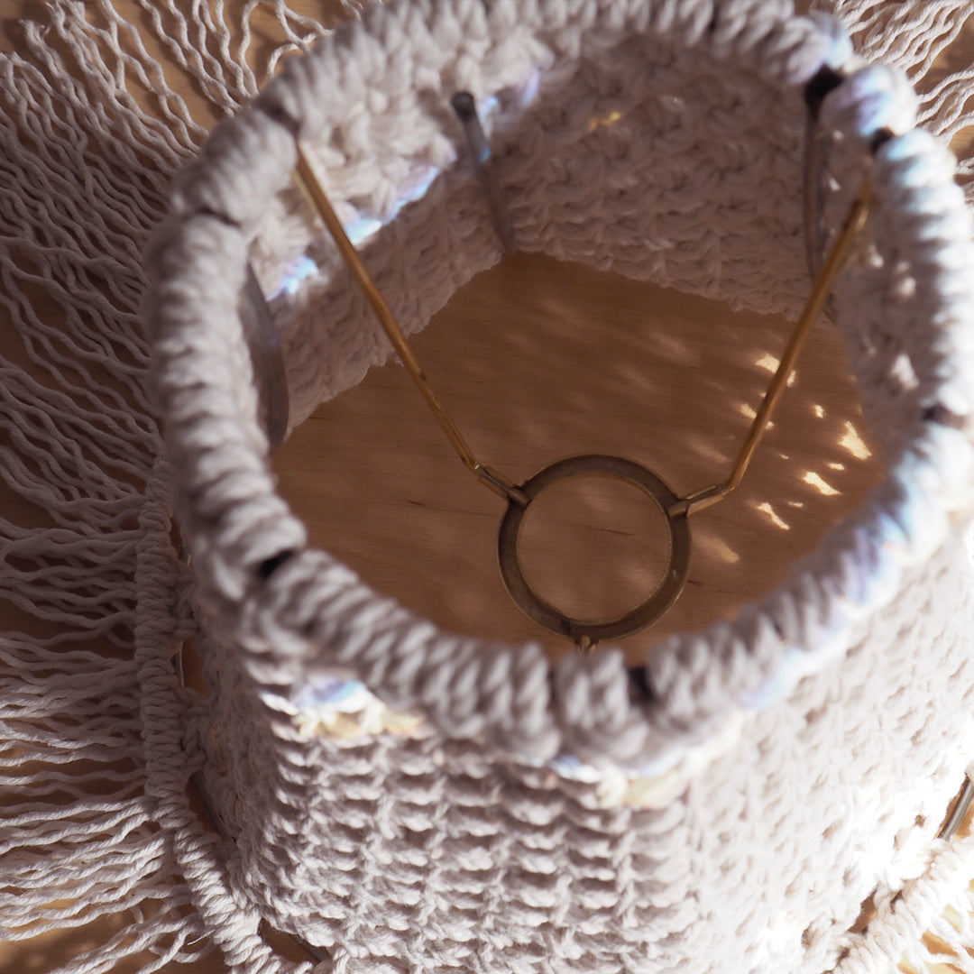 Abat-jour en macramé fait à la main