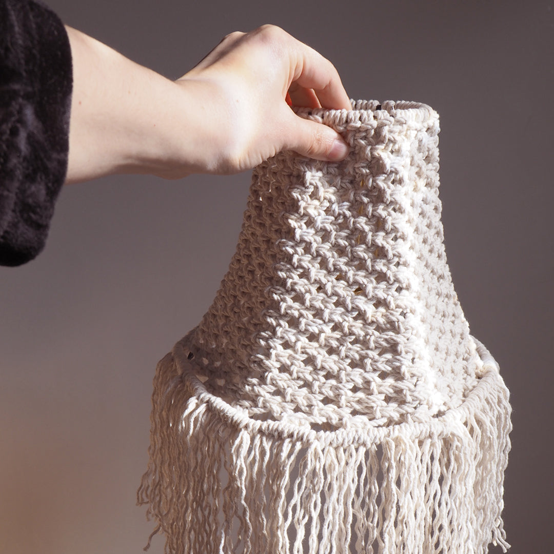 Abat-jour en macramé fait à la main